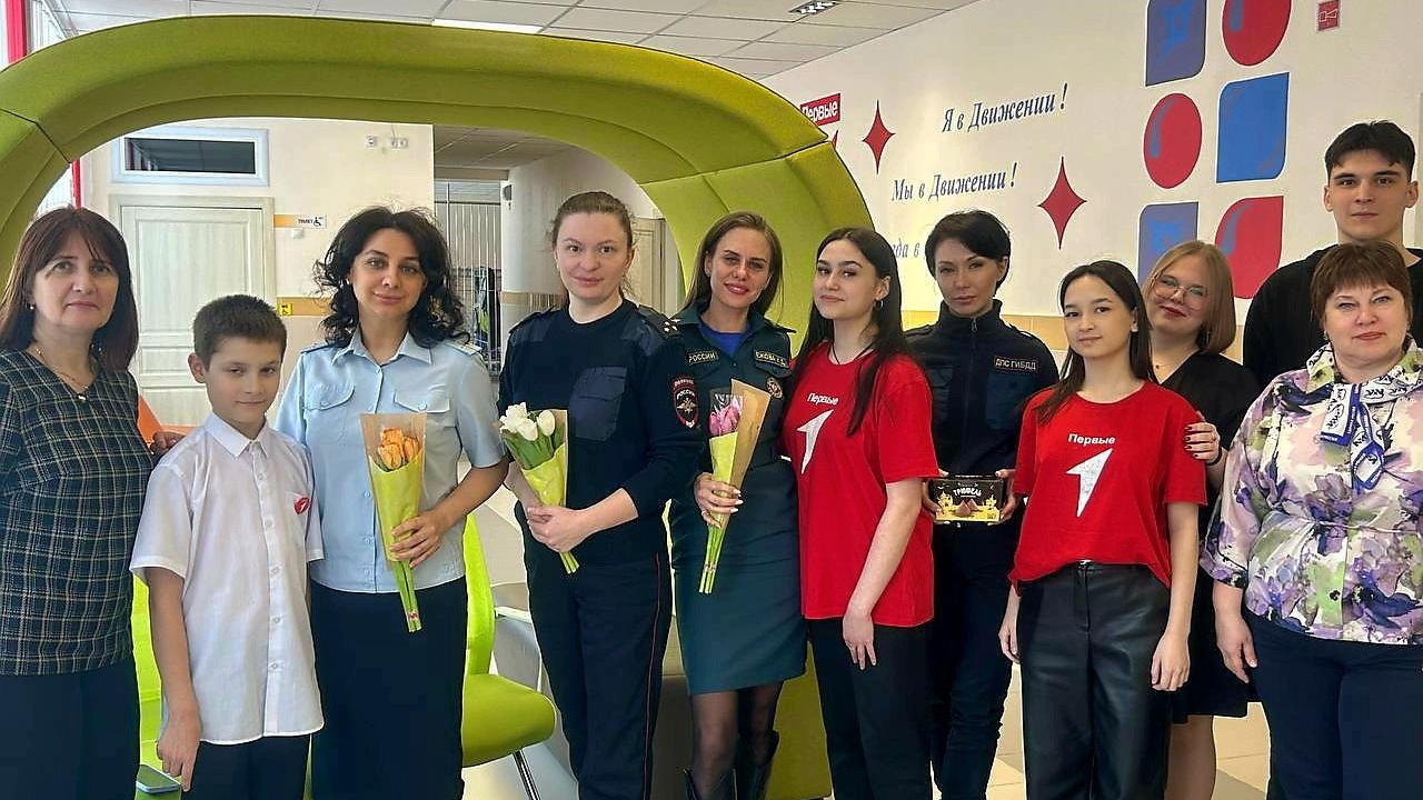 Накануне прекрасного женского дня - 8 марта в Центре Детских инициатив состоялась встреча в формате круглого стола