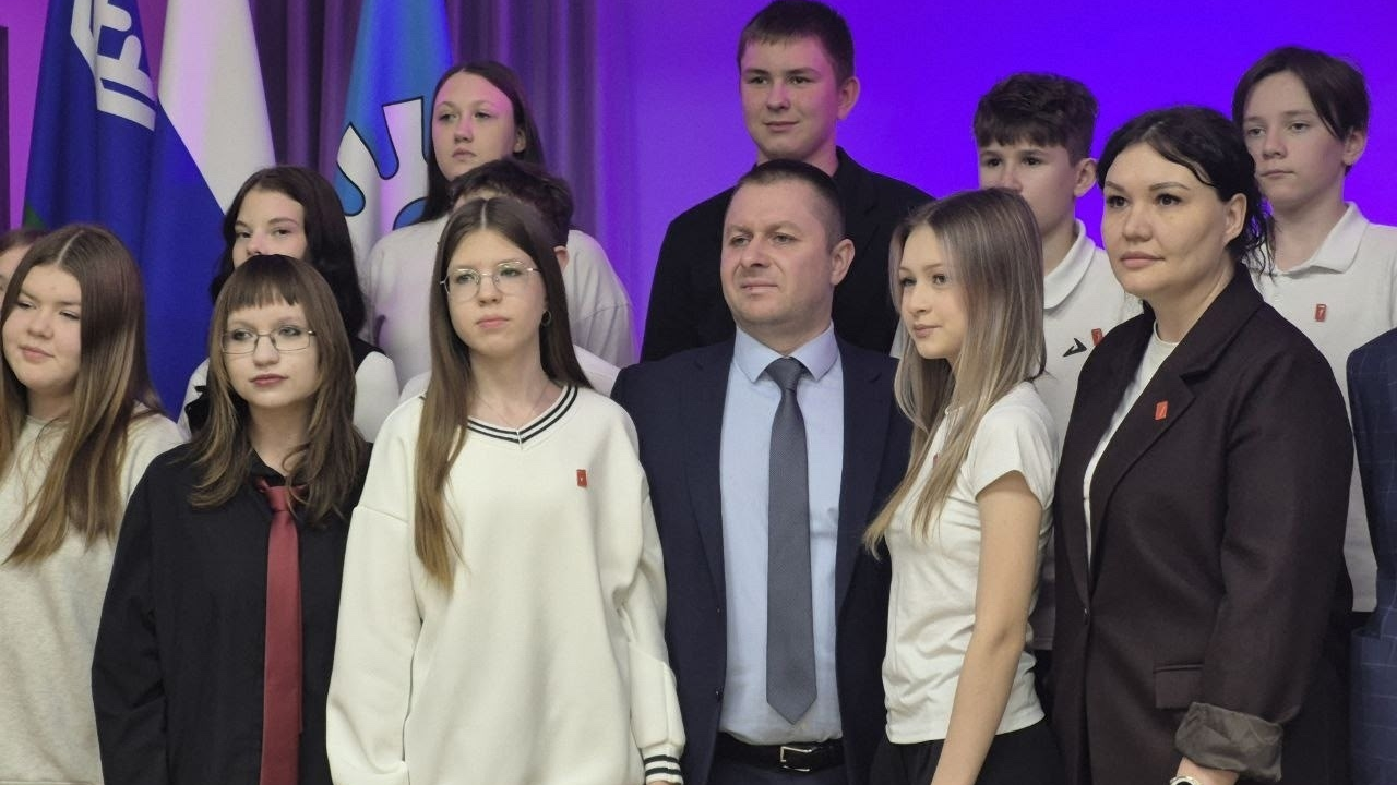 Первый паспорт гражданина Российской Федерации сегодня получили 23 юных урайца.